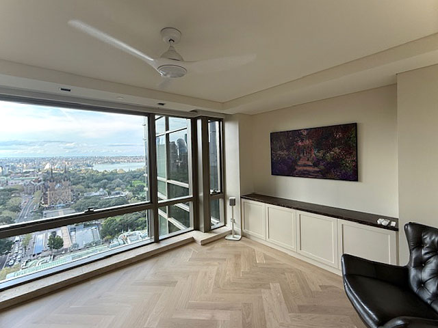 Low Lacquered Media unit with brown Emperador Marble top