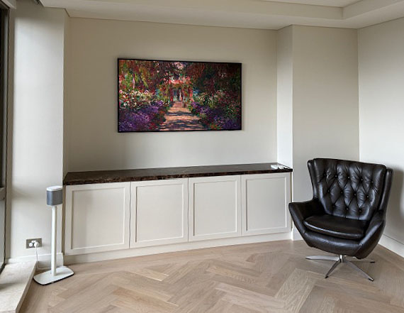 Low Lacquered Media unit with brown Emperador Marble top
